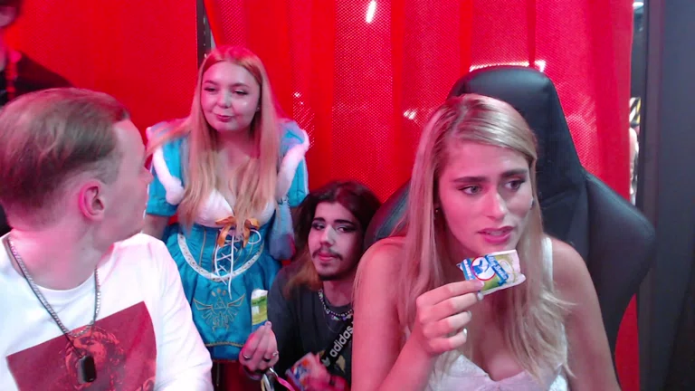 LIVE VON DER GAMESCOM HALLO